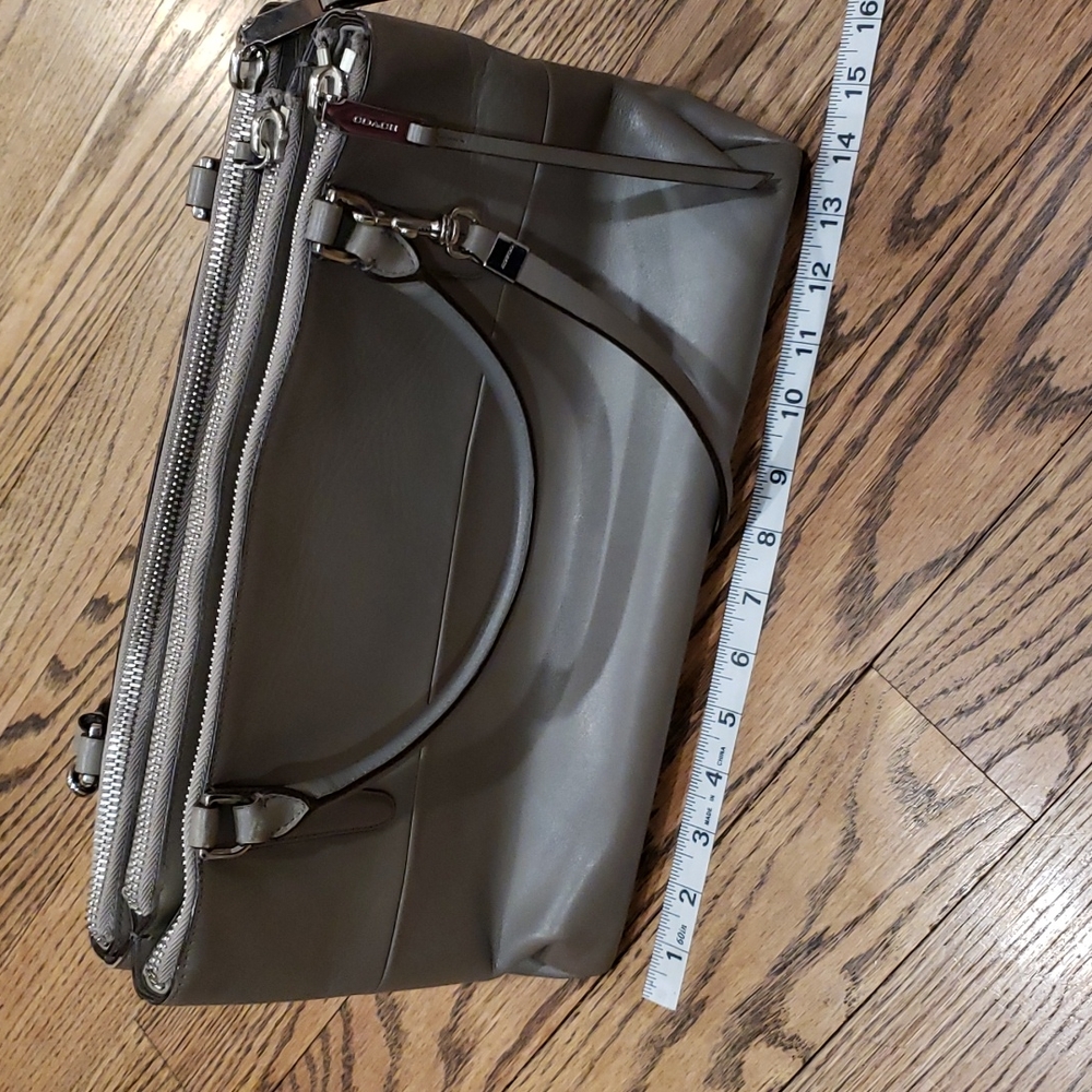 COACH Borough Bag in Retro Glove Tan Leather - Picture 13 of 16